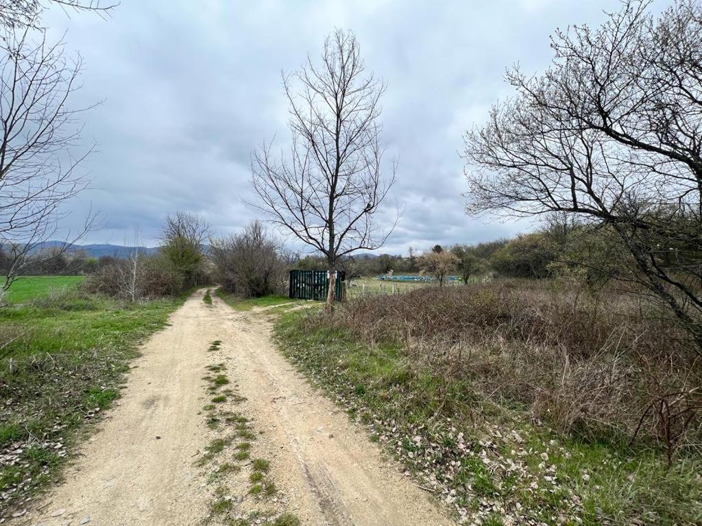 Къмпинг Частен Двор Bulgarian Campsite For Tents Kazanlŭk 외부 사진